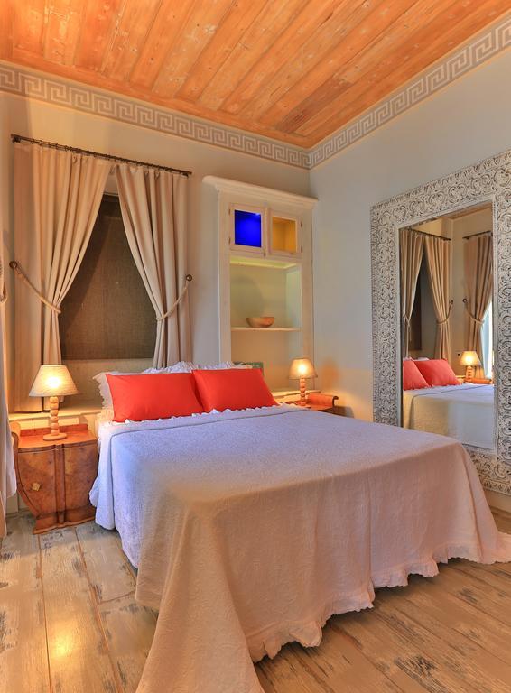 אלאקאטי 1850 Hotel Kemalpasa חדר תמונה